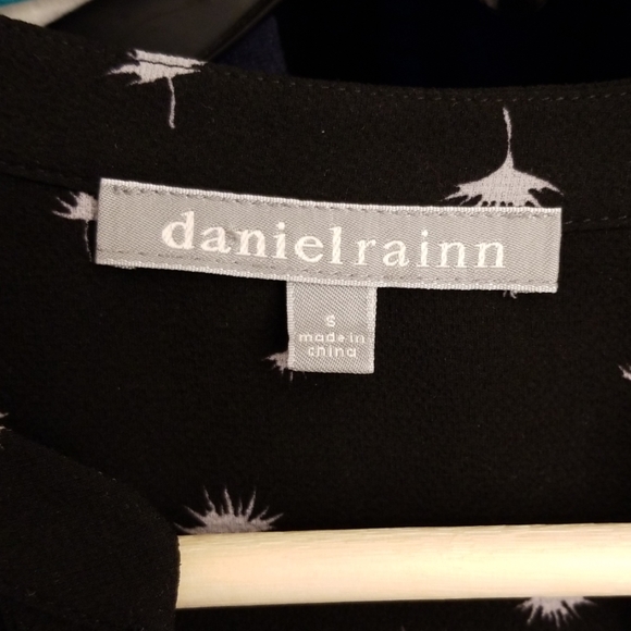 Daniel Rainn small black 3/4 sleeve blouse - Picture 2 of 3